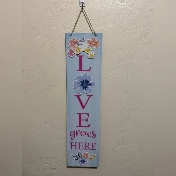 ‘Love Grows Here’ Floral Wall Sign - Blue and Pink - Picture 1 of 4